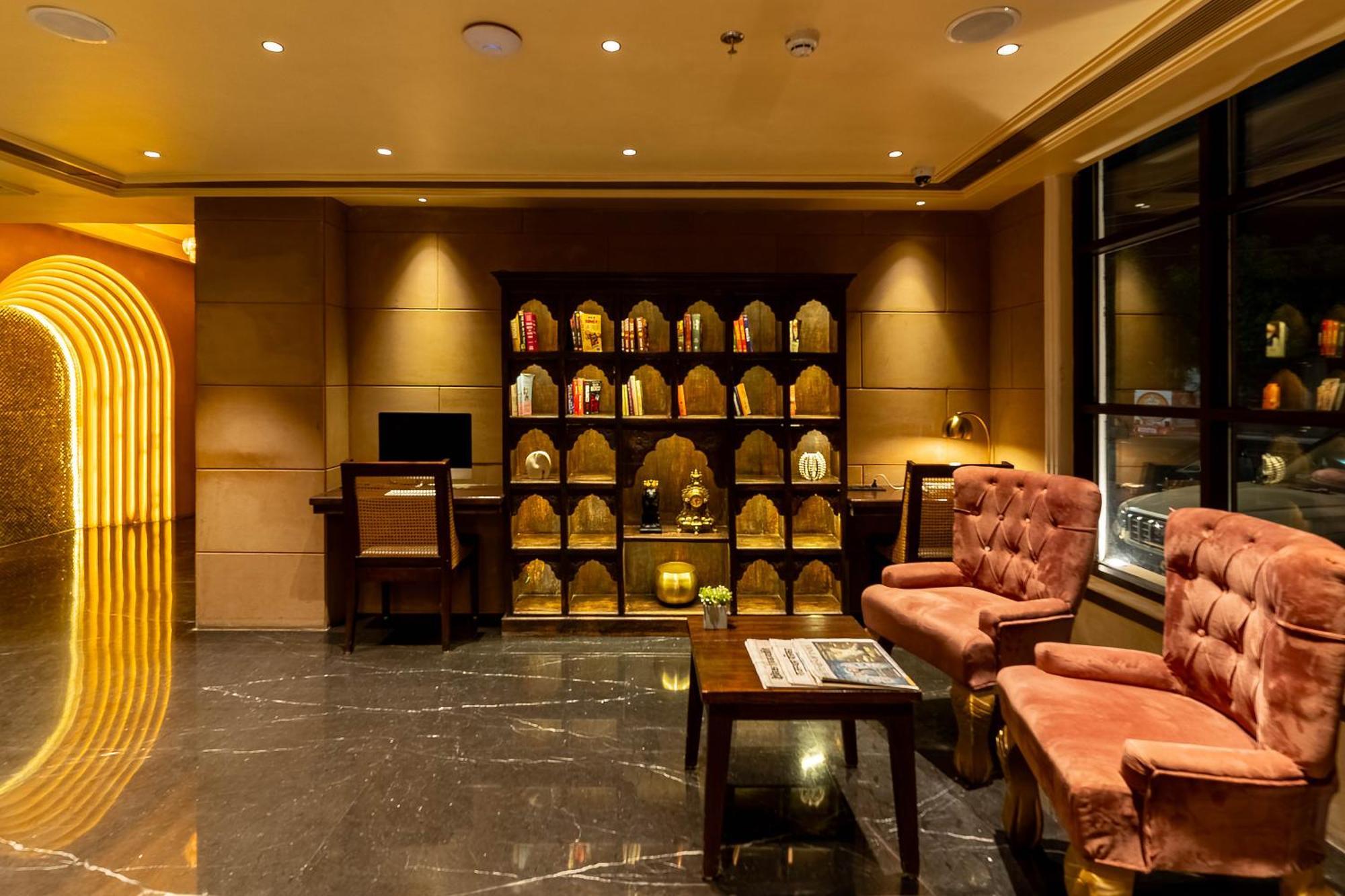 Historia Royal Hotell Udaipur Exteriör bild