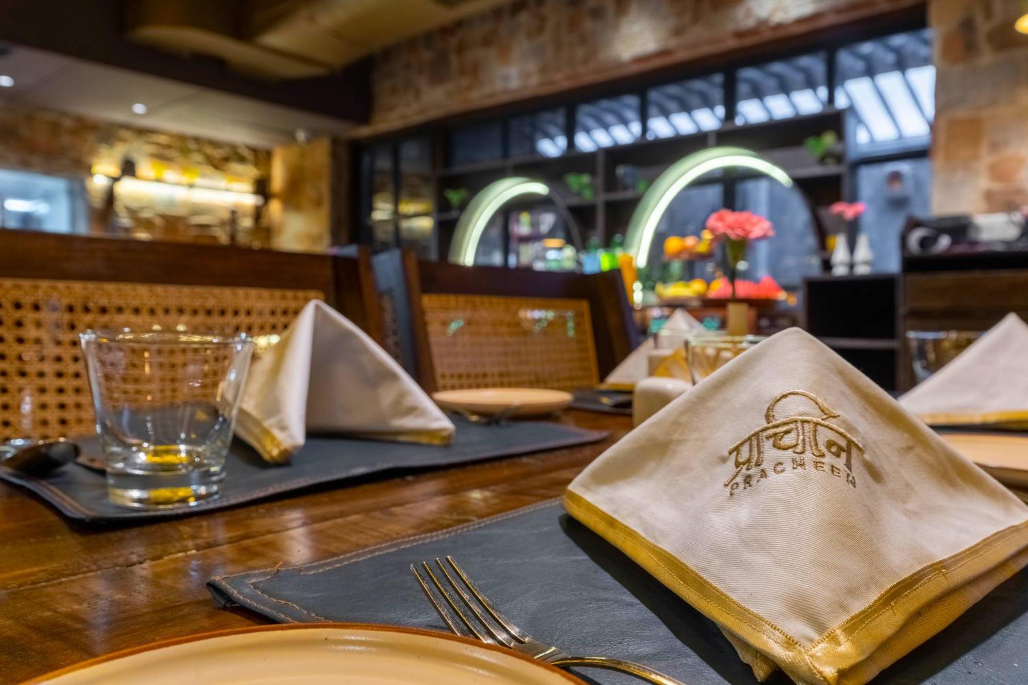 Historia Royal Hotell Udaipur Exteriör bild